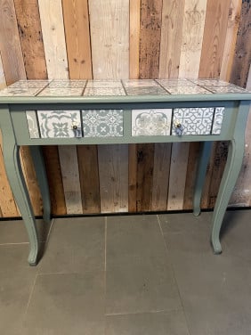 Unieke Sidetable- Een Eyecatcher Voor Elk Interieur.