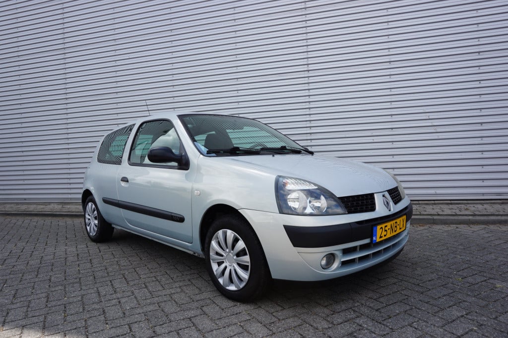 Renault Clio 1.2-16v dynamique airco / elektr. ramen / trekhaak / nap
