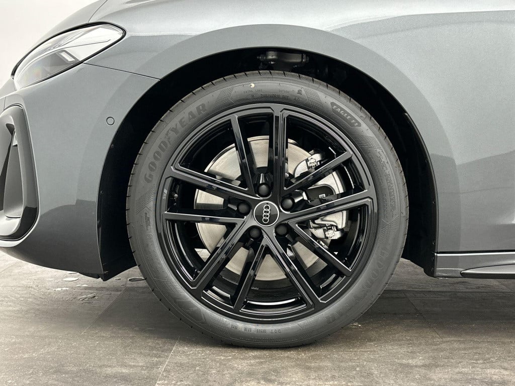 Audi A5 avant s edition 2.0 tfsi e 220 kw / 299 pk avant 7 versn
