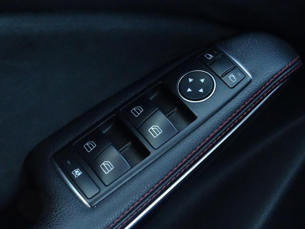 Mercedes-Benz Cla shooting brake 180 orangeart edition amg pakket