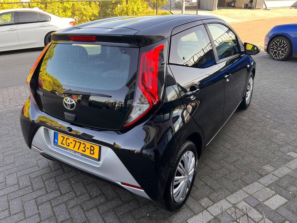 Toyota Aygo 1.0 vvt-i x-play