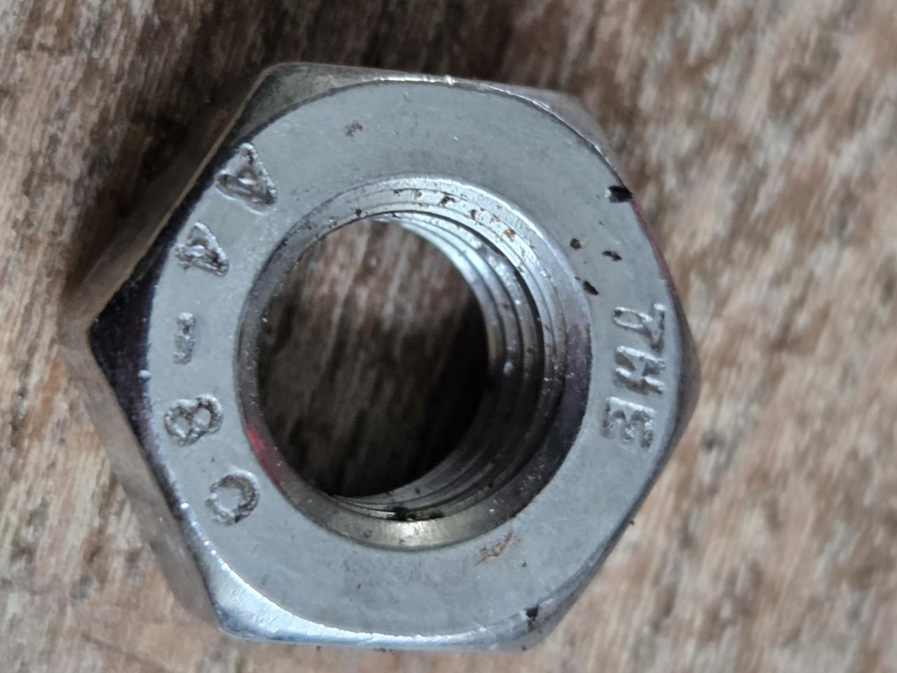 Rvs bout m10 20mm lang  , m10 moeren