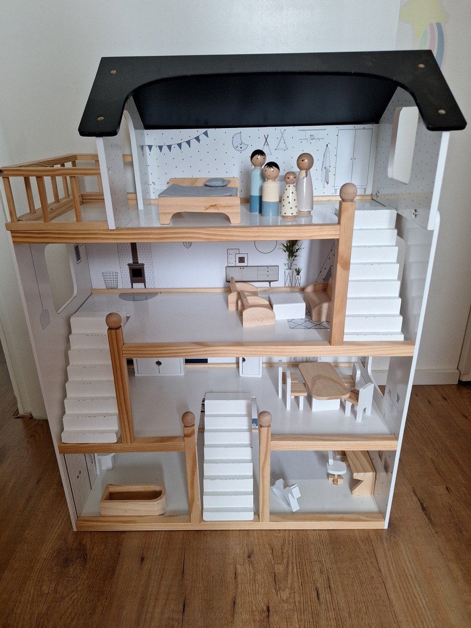 Groot houten poppenhuis