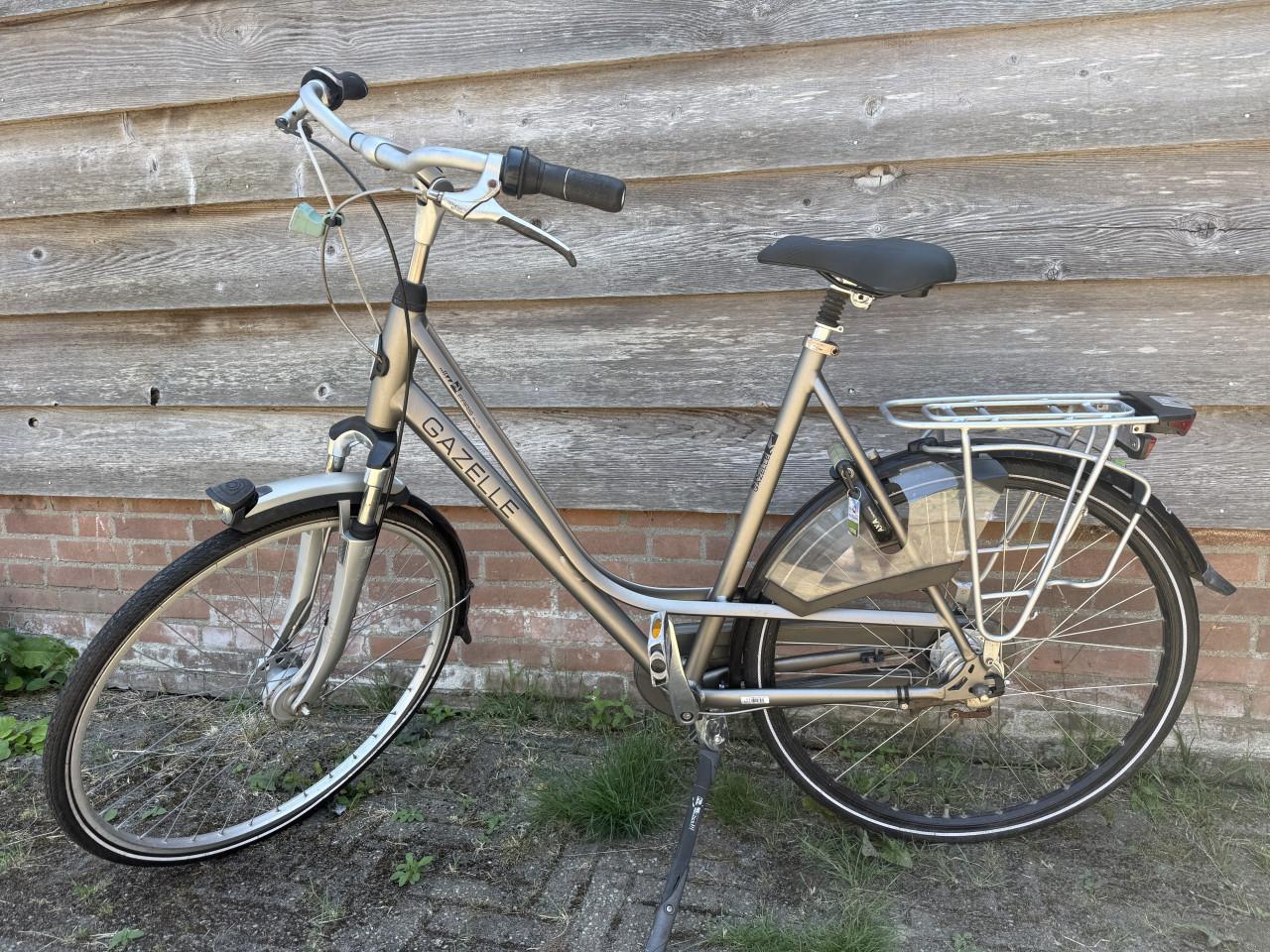 Bike / In goede staat Gazelle Damesfiets (Hoog frame 61 cm )