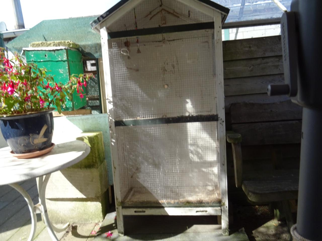 Te koop nog goed bruikbare vogelkooi ,voliere zie foto s