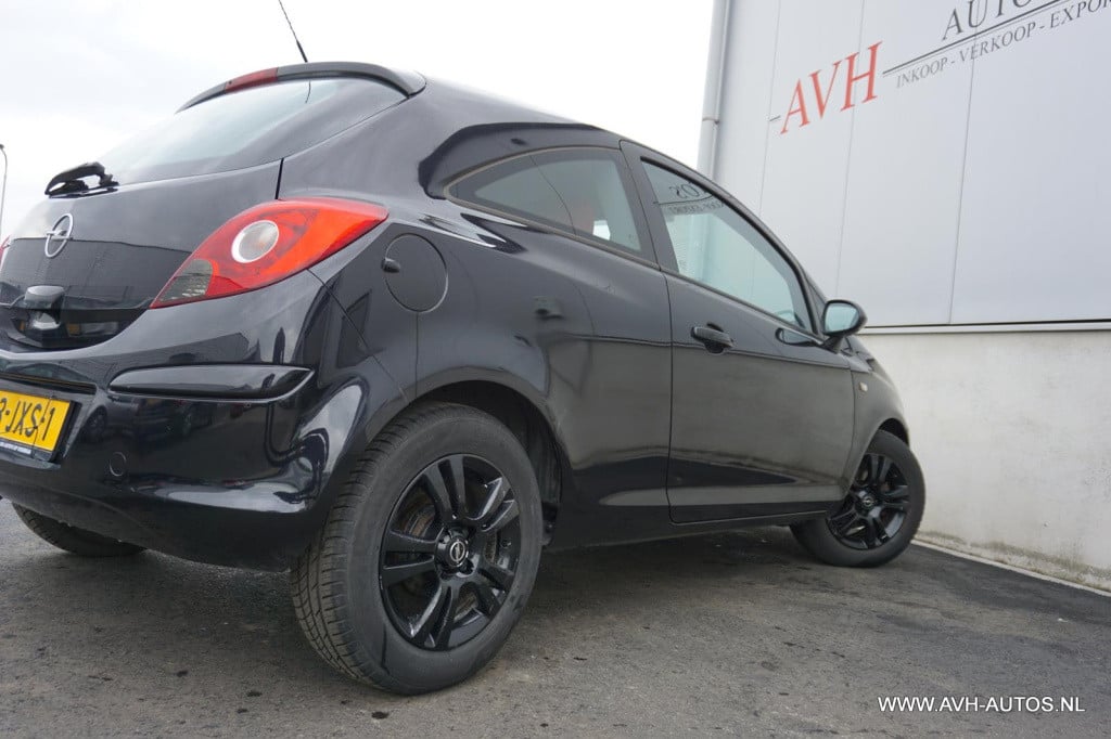 Opel Corsa 1.2-16v enjoy