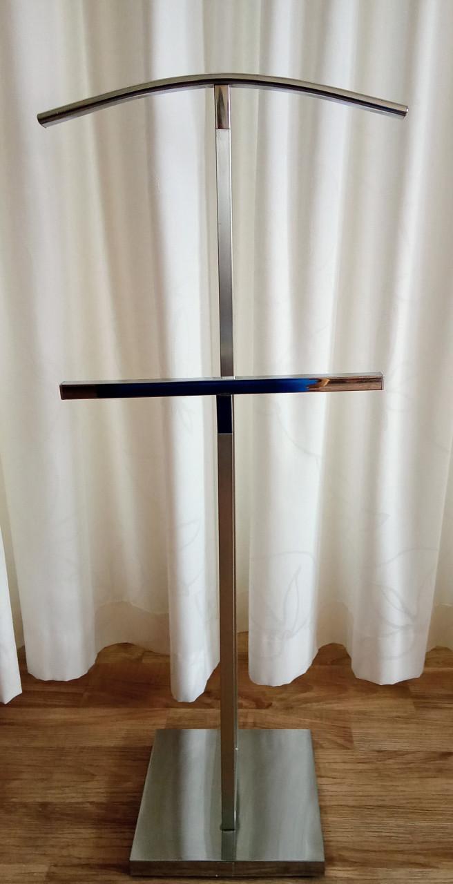 Mooie dressboy, perfect voor het ophangen van kleding.