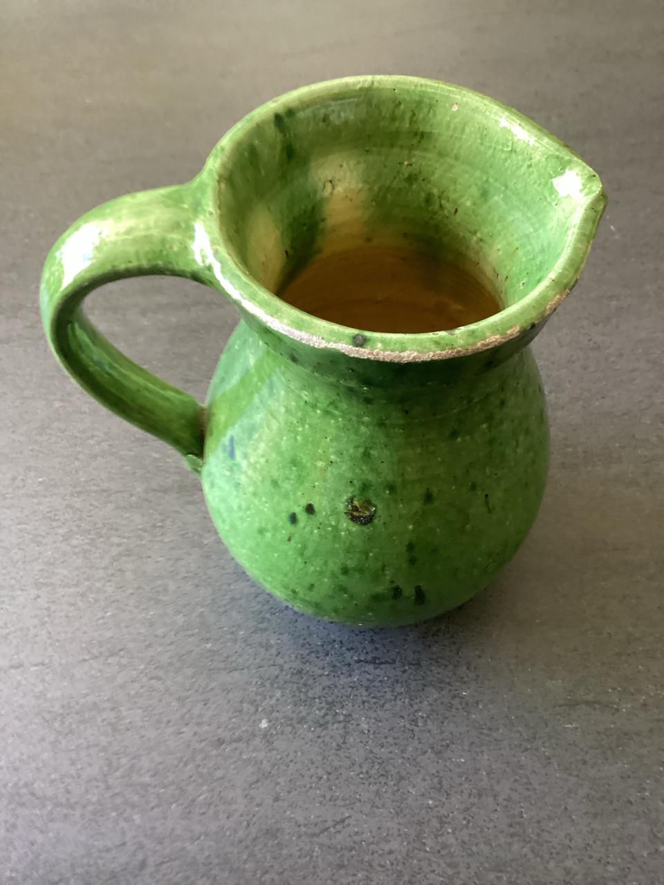 Vintage (antieke) aardewerk kan