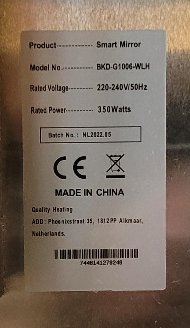 Badkamerspiegel Smart Mirror 100 x 60 met verwarming en verlichting €45