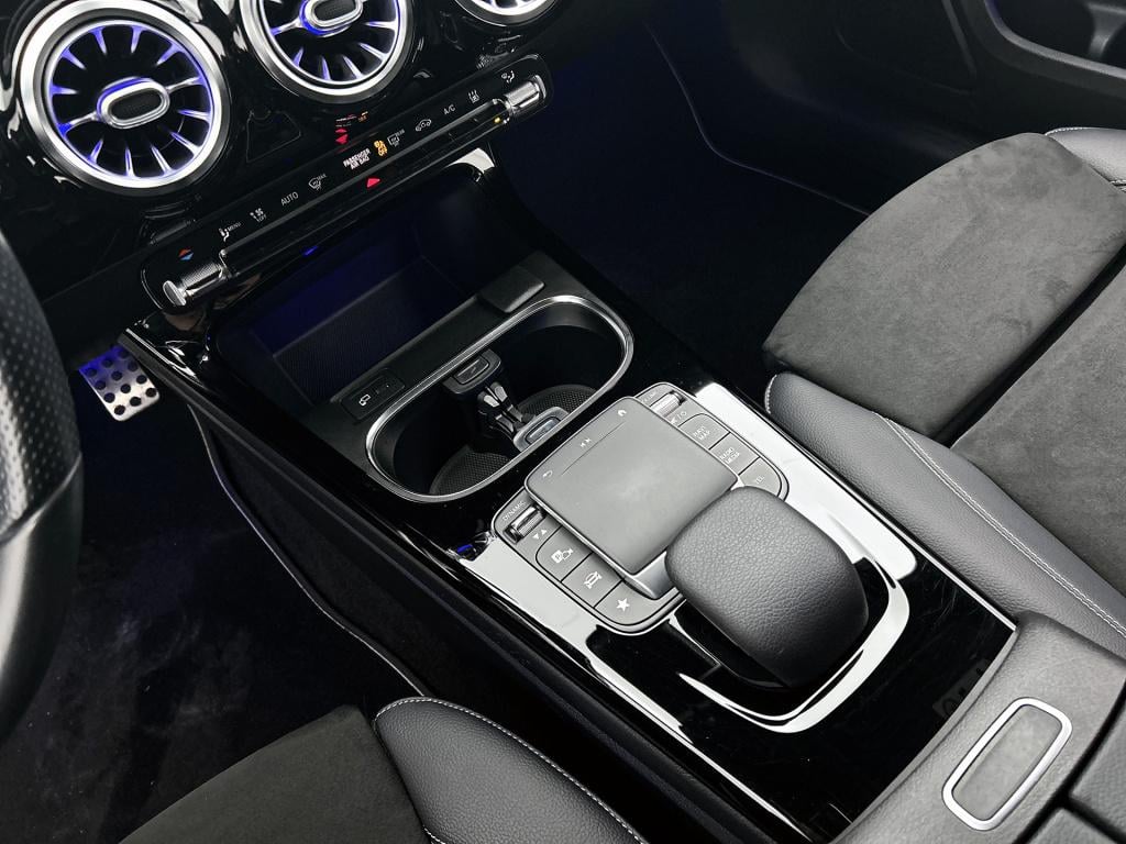 Mercedes-Benz A-Klasse 250 e plug in hybride amg line | stoelverwarming | c