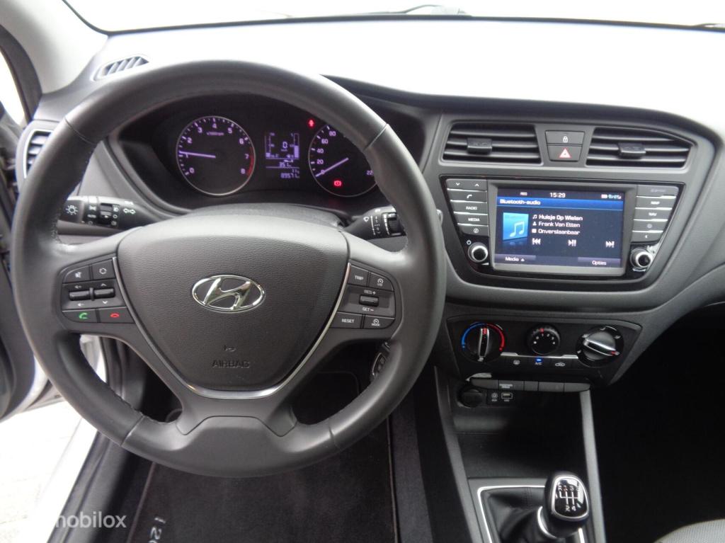 Hyundai I 20 1.0 t-gdi comfort/airco/camera/pdc/1st eig/lm velgen/slechts 8
