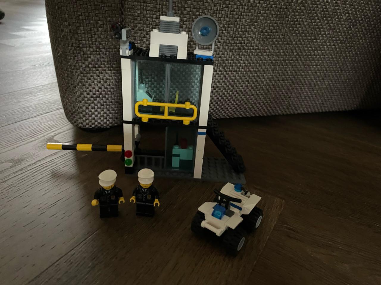 City lego: Politiecommandocentrum 7743
