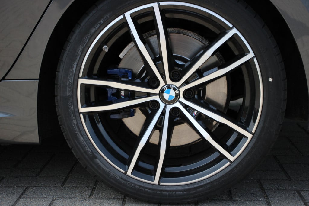 BMW 3-serie touring 330i high executive edition | m-sport | pano. | leder |