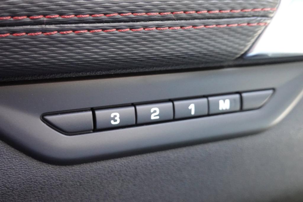 Land Rover Discovery p300e 1.5 r-dynamic hse