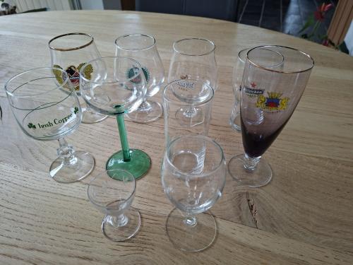 Glazen en kopjes
