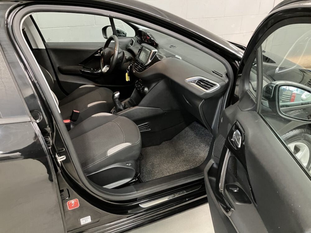 Peugeot 208 1.2 VTi Blue Lease