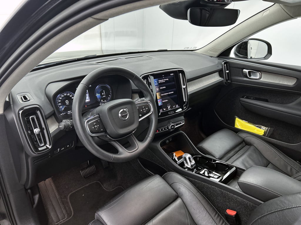 Volvo XC40 1.5 t4 recharge inscription key less | stoelverwarming |