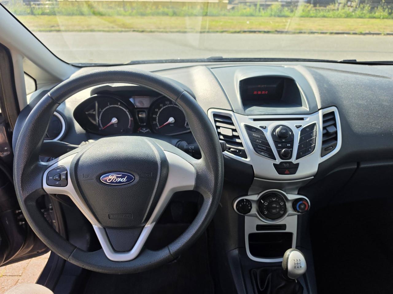 Ford Fiesta 1.25 Champion  €2500