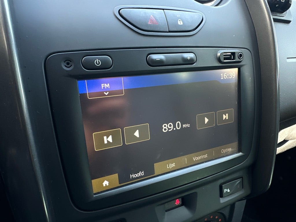 Dacia Duster 1.2 tce 4x2 prestige // schermradio // trekhaak //