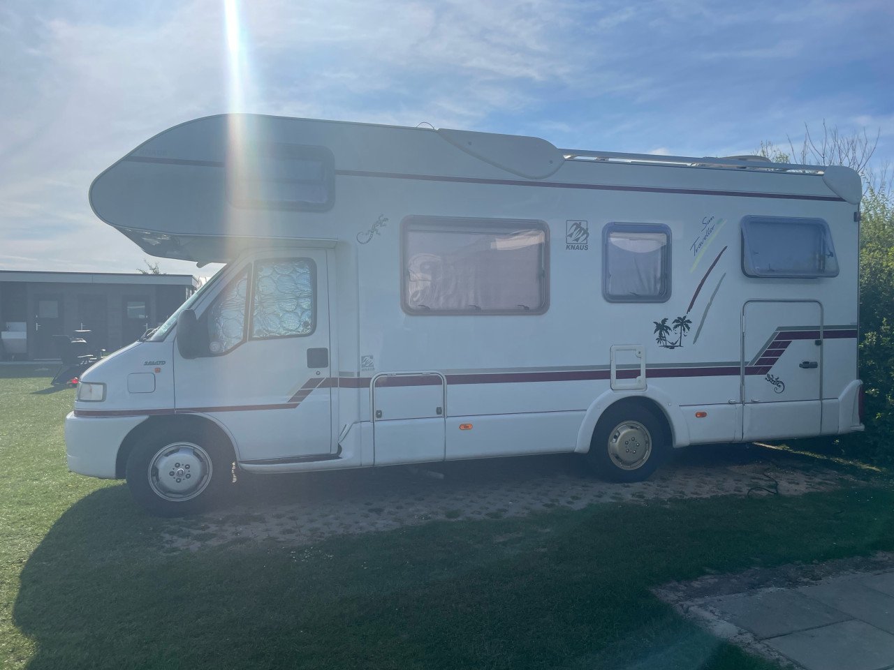 Mooie 6-persoonscamper fiat knaus opbouw