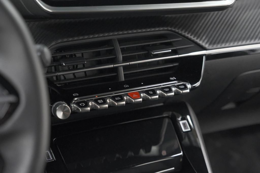 Peugeot 2008 puretech 100 allure | camera | navigatie | parkeersensoren | a