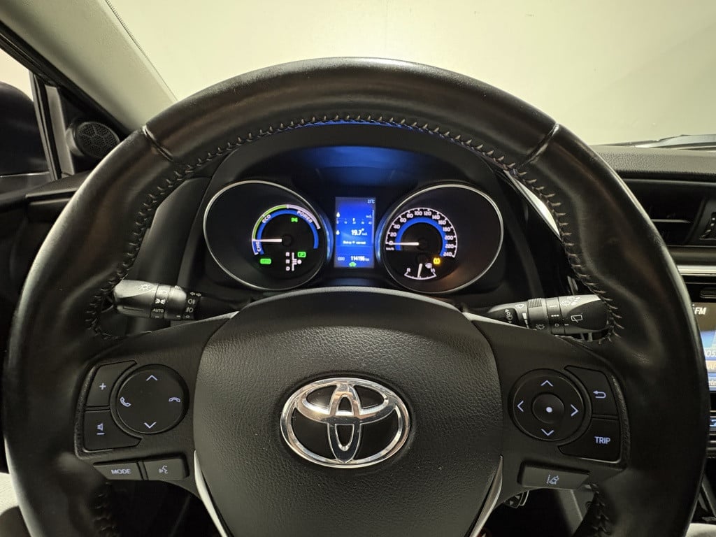 Toyota Auris 1.8 hybrid energy.