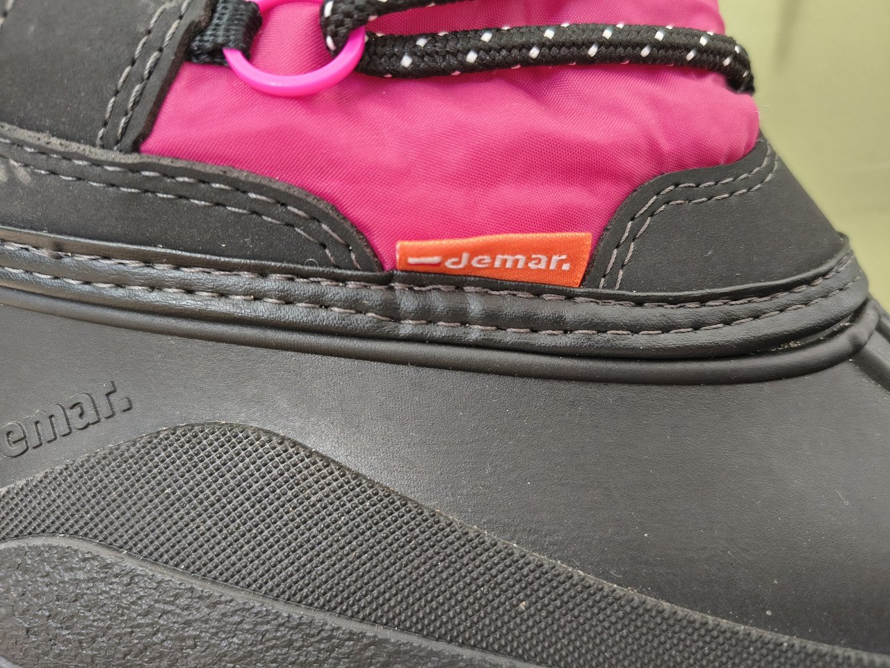 Prachtige zwart roze snowboots wollen voering Demar 33-34.