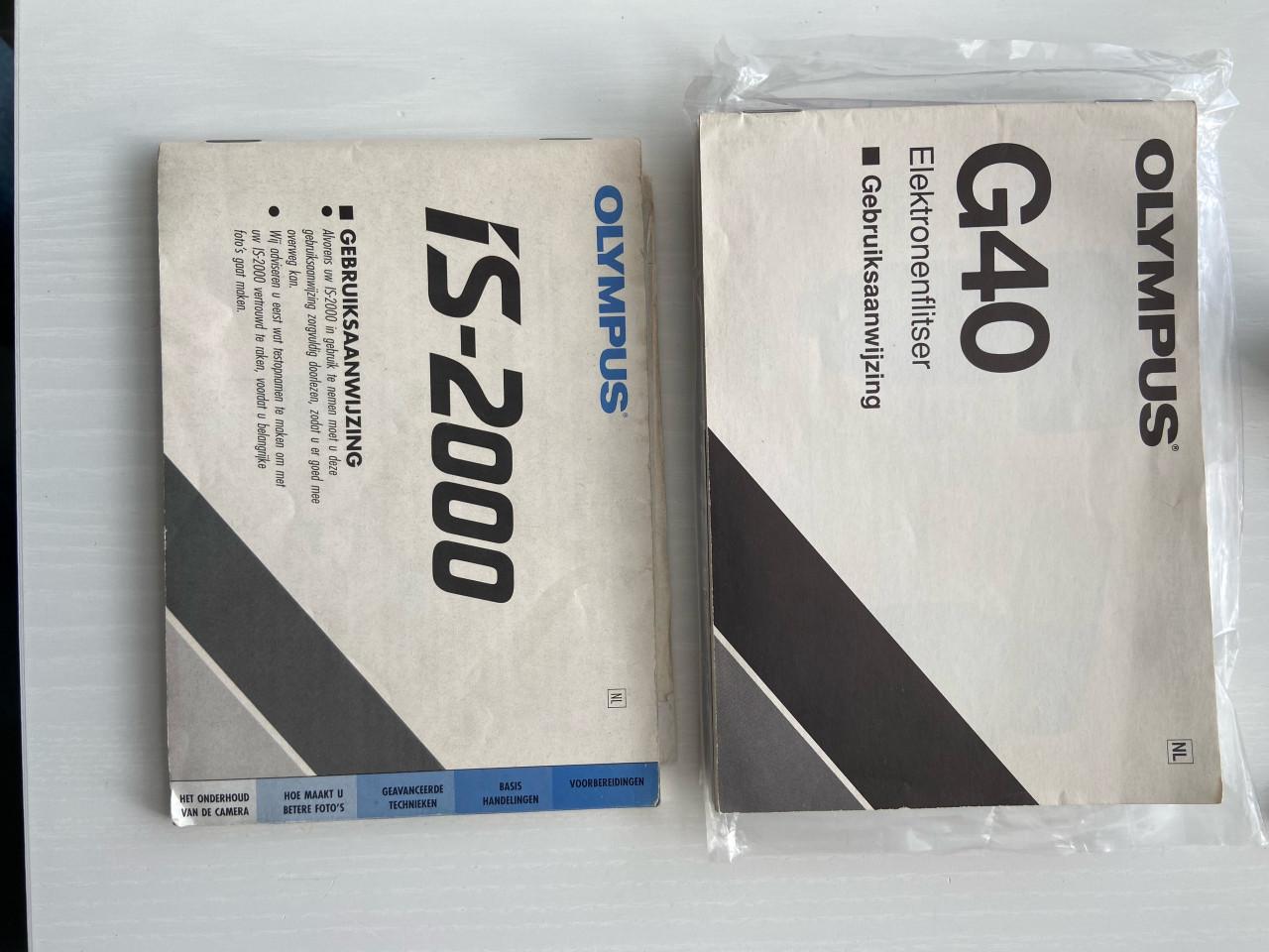 Olympus camera IS2000 + G40 flitser + tas