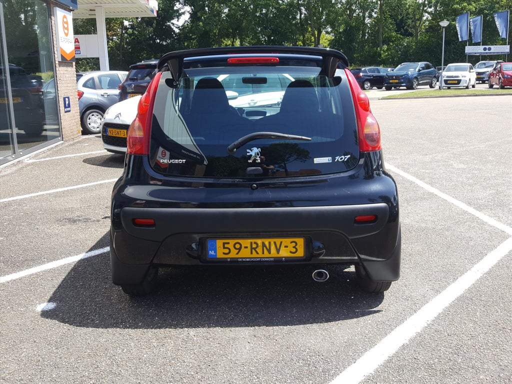Peugeot 107 1.0 12v 5d 2-tronic automaat airco | lm-velgen | radio met cd-s