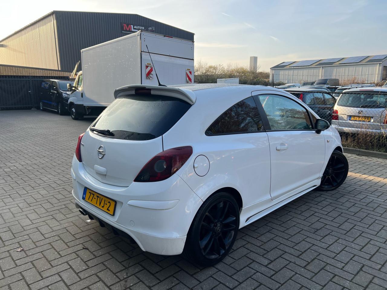 Opel Corsa 1.4-16V Black On White Vol Jaar Apk