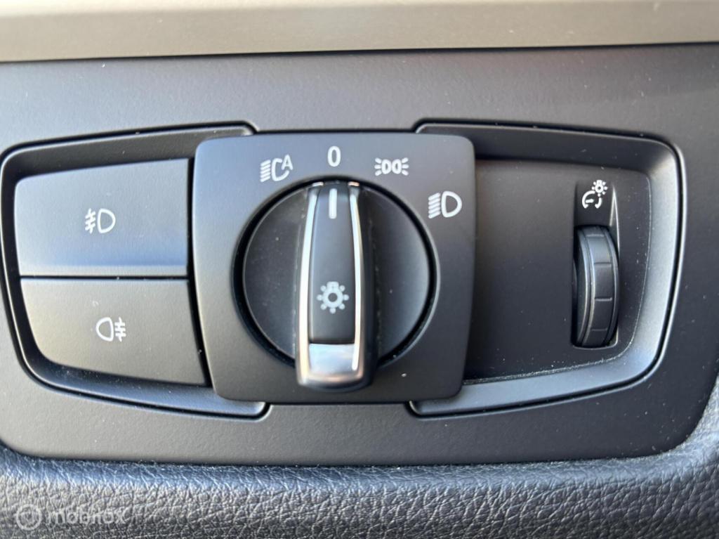 BMW 3-serie touring 316i executive sport apple carplay