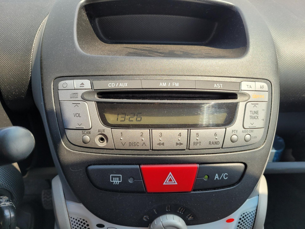 Toyota Aygo 1.0-12v dynamic blue airco