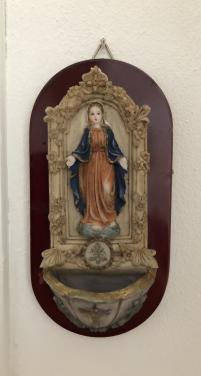 Zeer mooi gedetailleerd brocante heilig wijwaterbakje met Maria