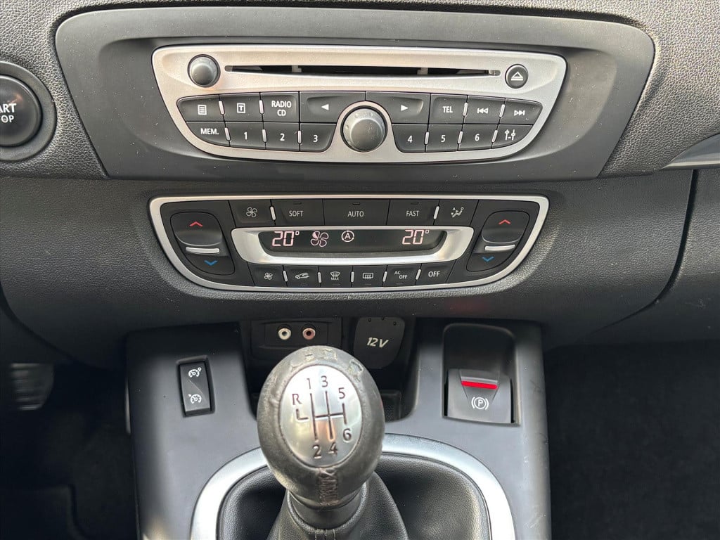 Renault Grand Scenic tce 130 7 persoons expression| schuifdak|trekhaak|rijk