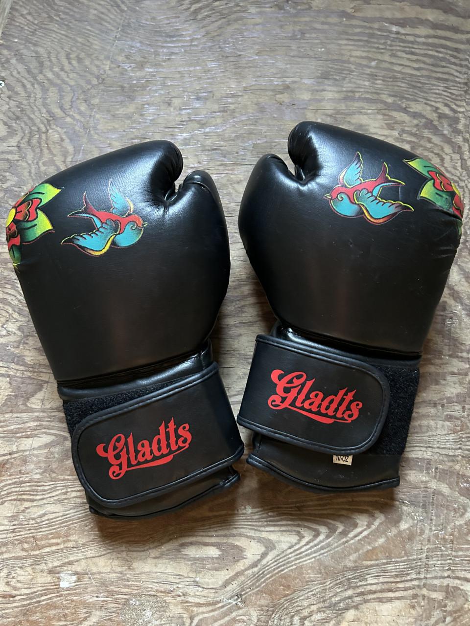 Bokshandschoenen en scheenbeschermers