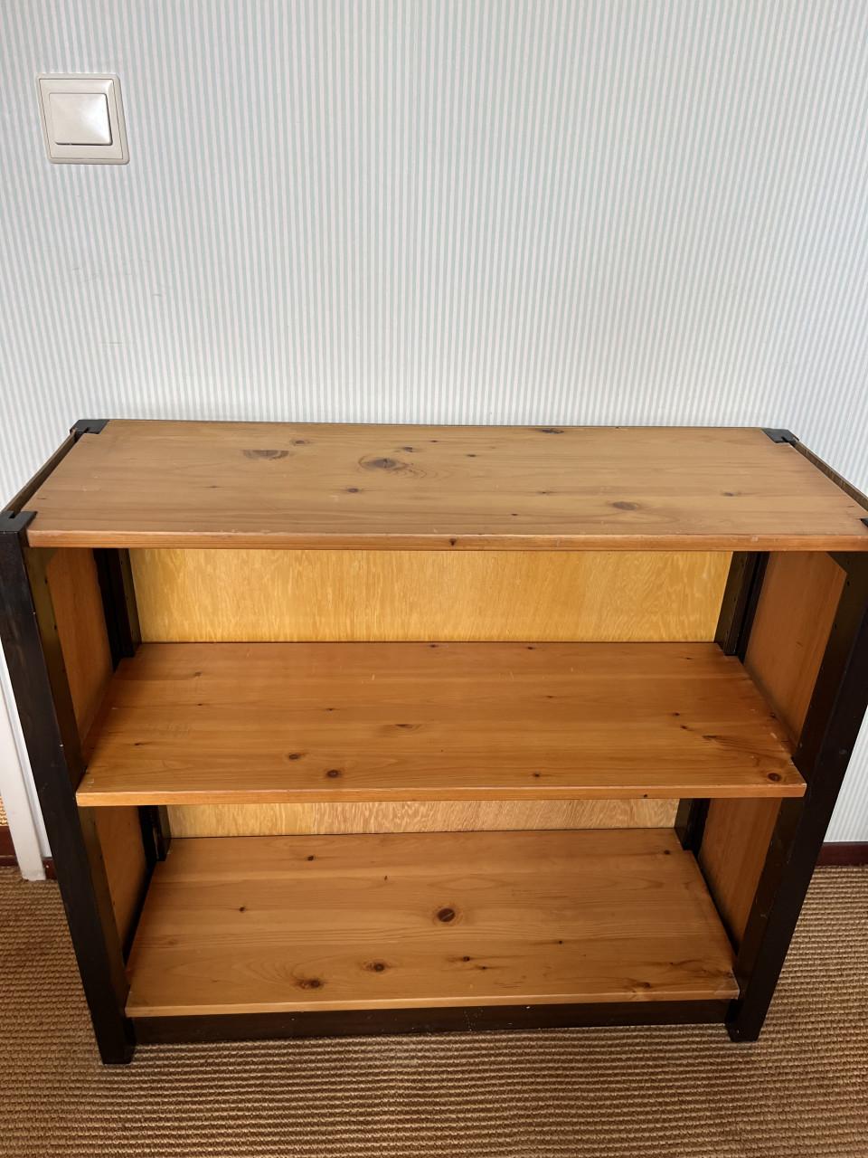 ## Een Lundia stelling kastje ##