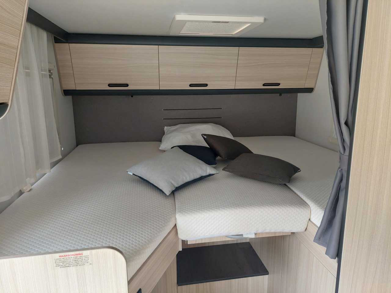 Camper 	ADRIA    model: SUNLIVING  S 65 SL, FIAT 140 pk (maart 2021)