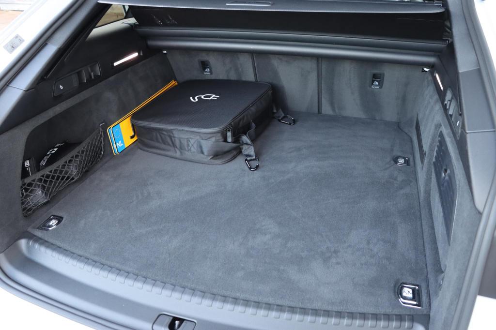 Audi A6 avant 55 tfsi e quattro s edition competition 367pk