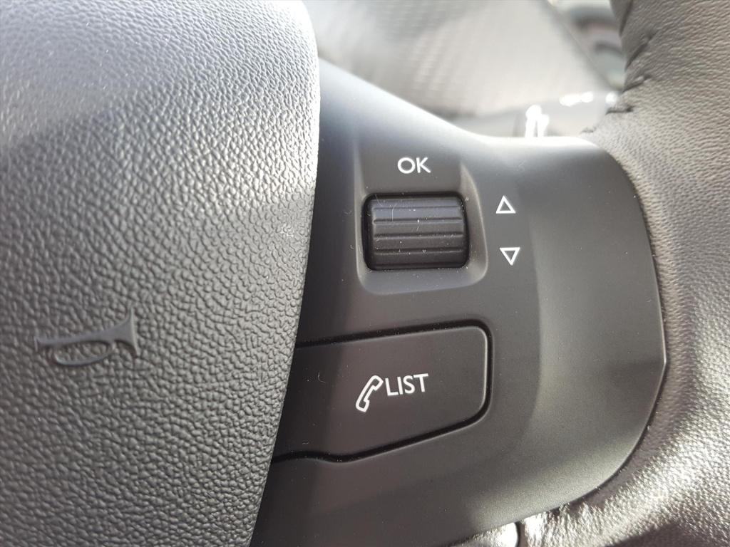 Peugeot 2008 active 1.2 pt-82pk trekhaak | navigatie | cruise control | air