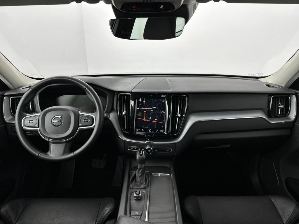 Volvo XC60 t5 253pk momentum| adap.cruise| trekhaak| leder| stoel.verw.