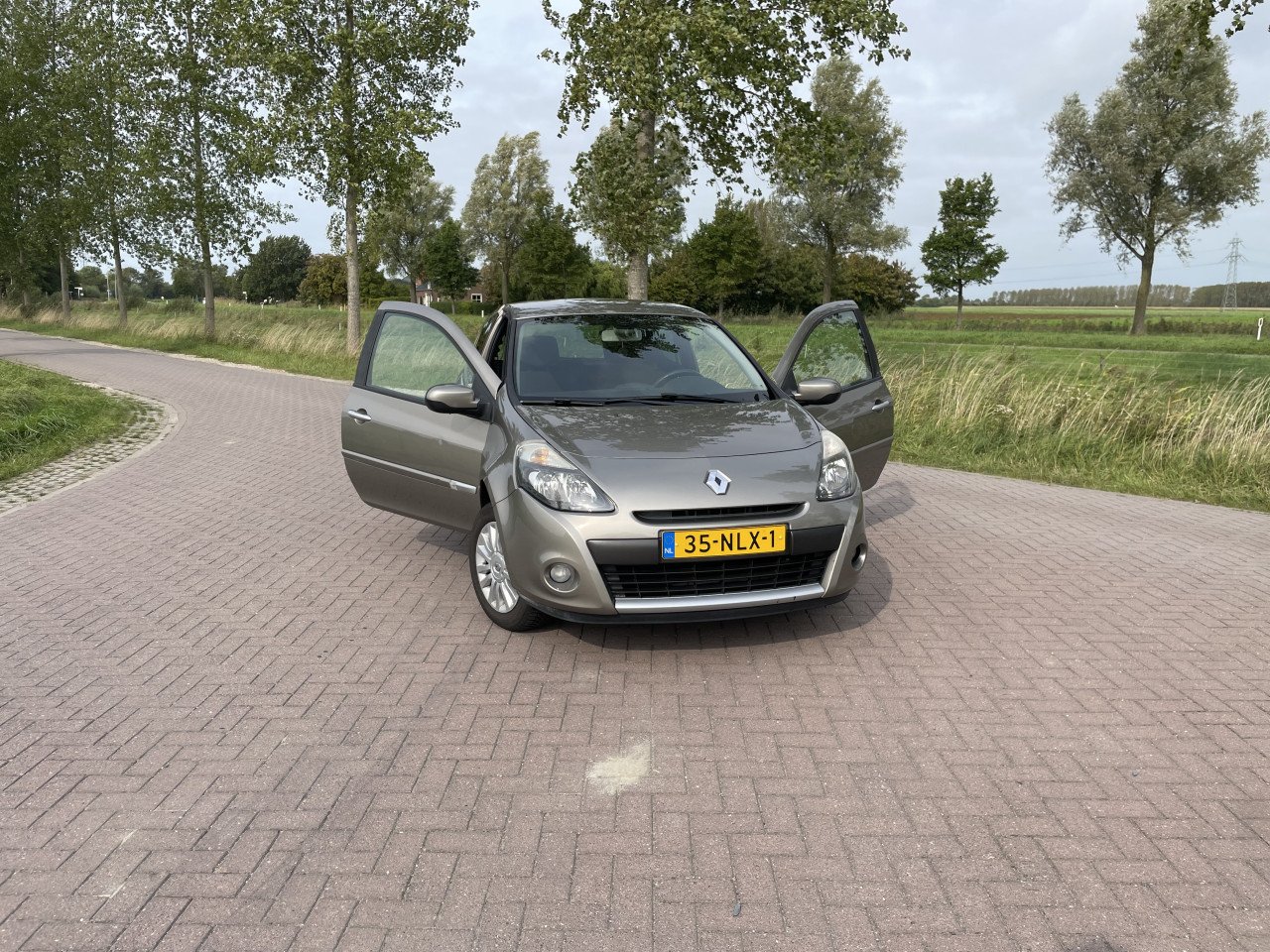 Renault Clio 1.2 Collection | 2010 | 120.000 km | €4.000