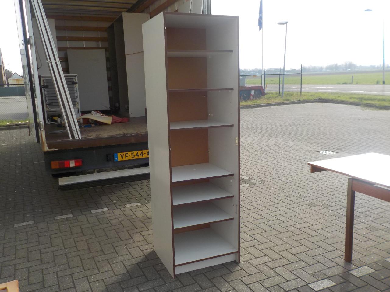 Wat ouder model zeer stevige legkast in goede staat