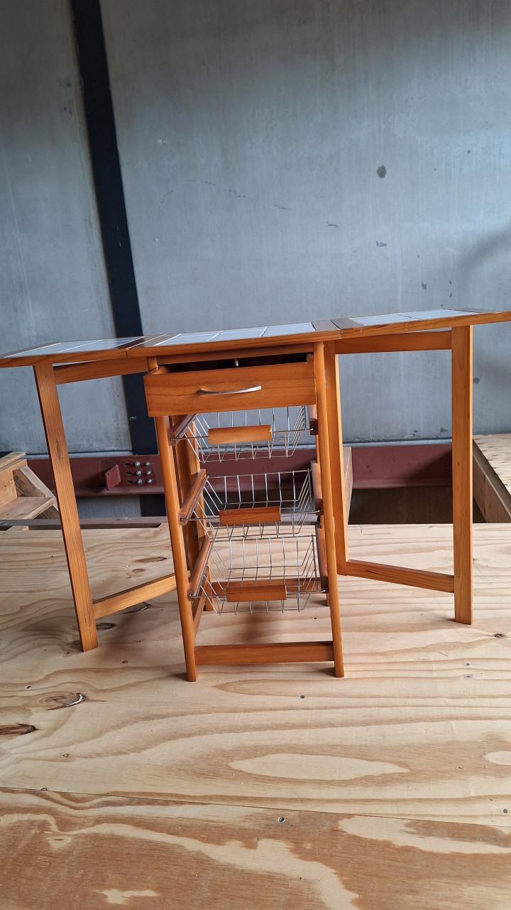 Antieke lampet set, trio bijzet tafeltjes, keuken trolly