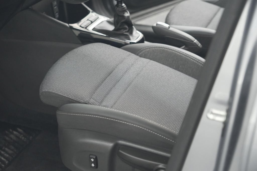 Opel Crossland X turbo 110 elegance | camera | navigatie | parkeersensoren 