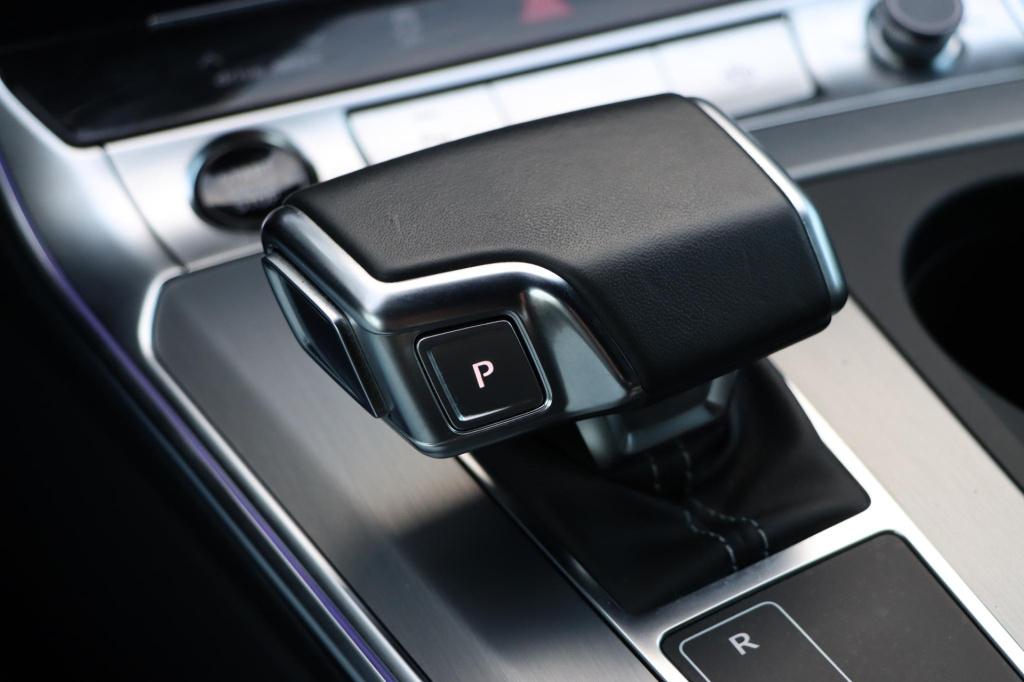 Audi A6 avant 55 tfsi e quattro s edition competition 367pk