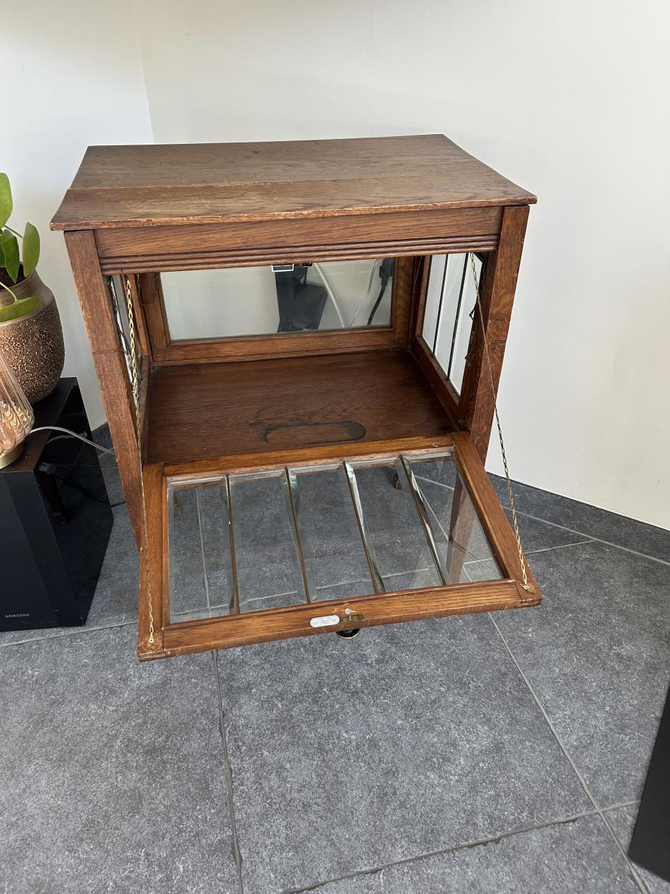 Ouderwets theekastje