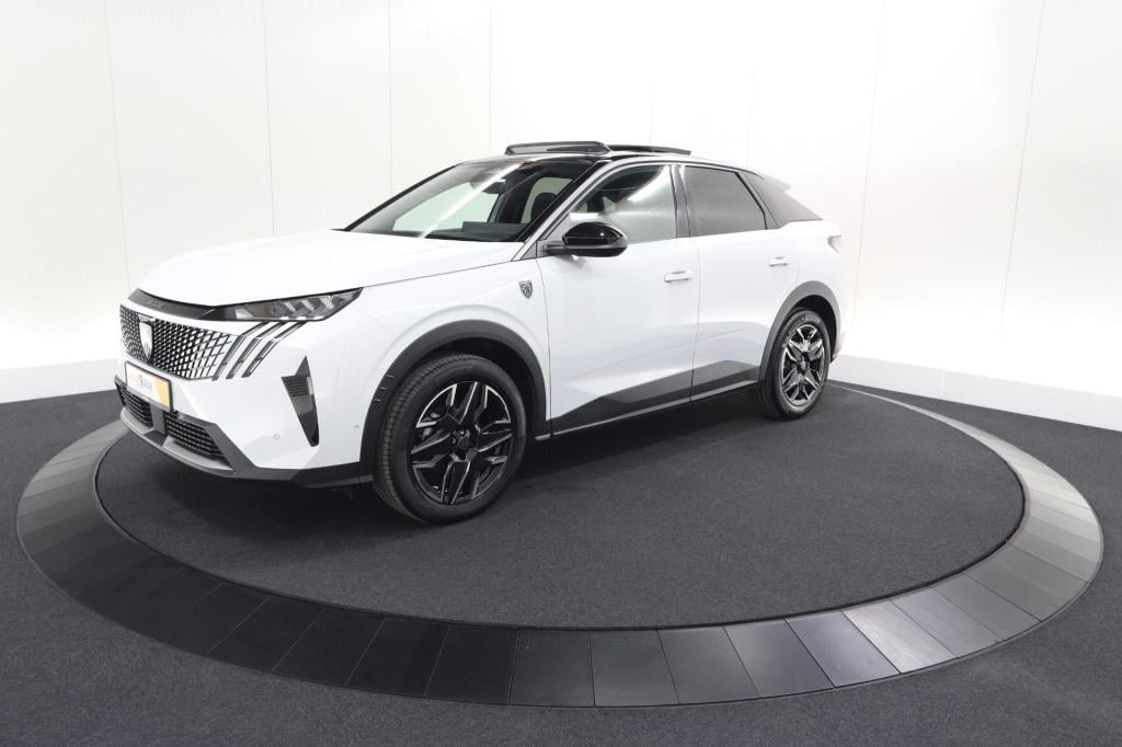 Peugeot 3008 1.2 hybrid 136 gt | panoramadak | focal audio | alcantara exec