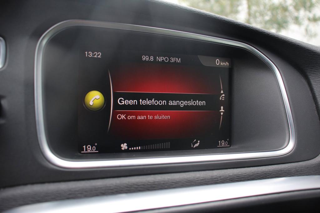 Volvo V40 1.5 t2 r-design automaat - leder/alcantara - led - navi - pdc + c
