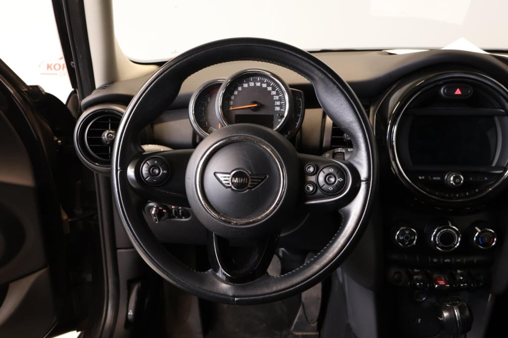 Mini One mini 1.5 first salt nl auto,btw, carplay, all season, cruise,
