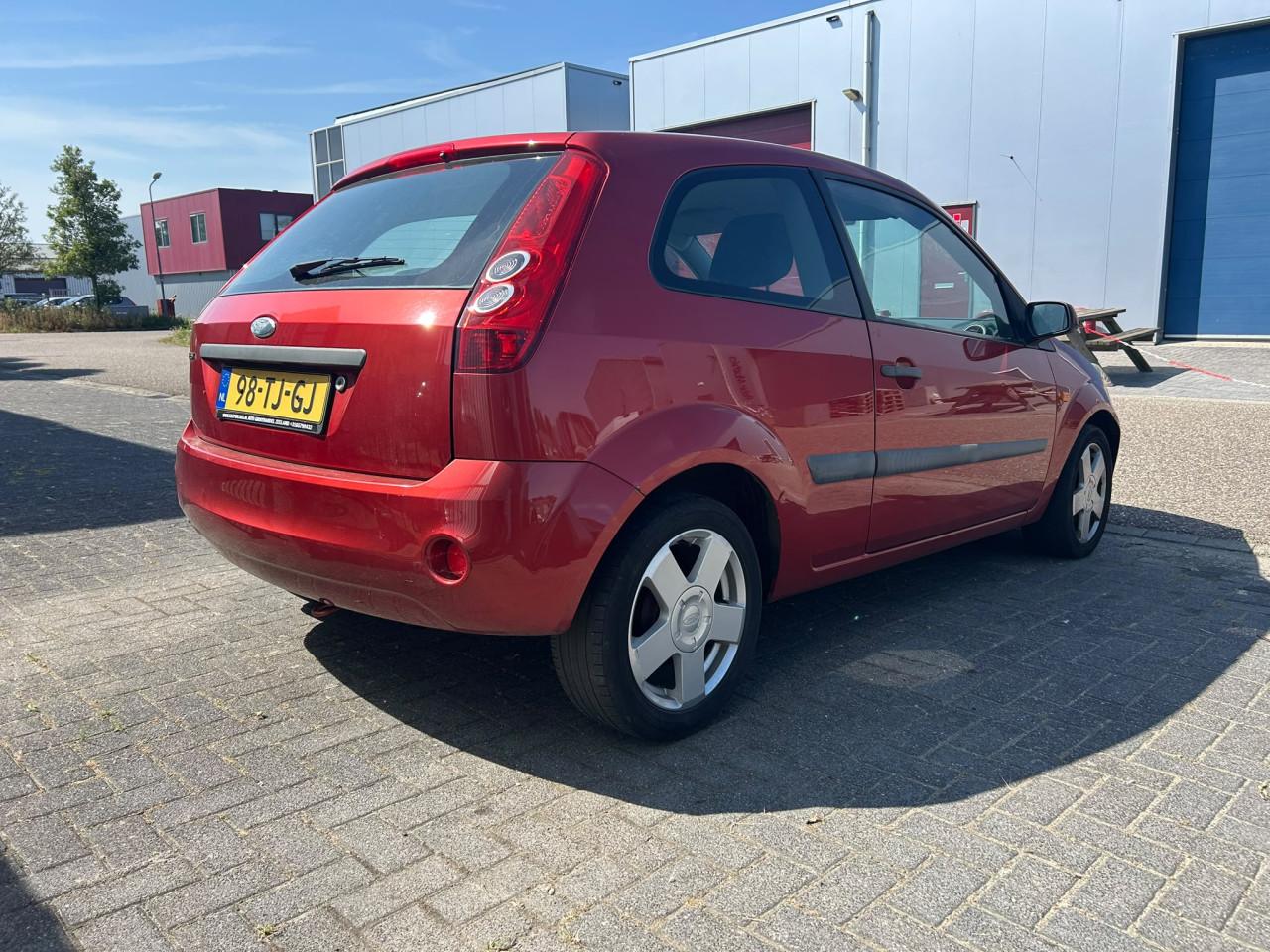 Ford Fiesta 1.4-16V Futura Veel Voor Weinig! APK tot 04-10-26